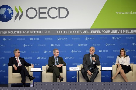 Presidente da Capes, professor Jorge Almeida Guimarães, faz palestra na OCDE